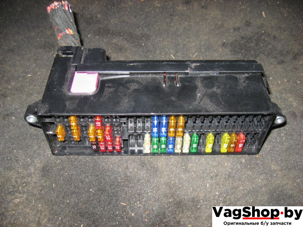 блок предохранителей Volkswagen Golf Plus 1 поколение 2008, 1.9 л., TDi, BKC, дизель, МКПП, серебро, хетчбэк 5 дв., передний привод - фото №1