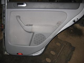 обшивка двери задняя правая Volkswagen Golf Plus 1 поколение 2008, 1.9 л., TDi, BKC, дизель, МКПП, серебро, хетчбэк 5 дв., передний привод