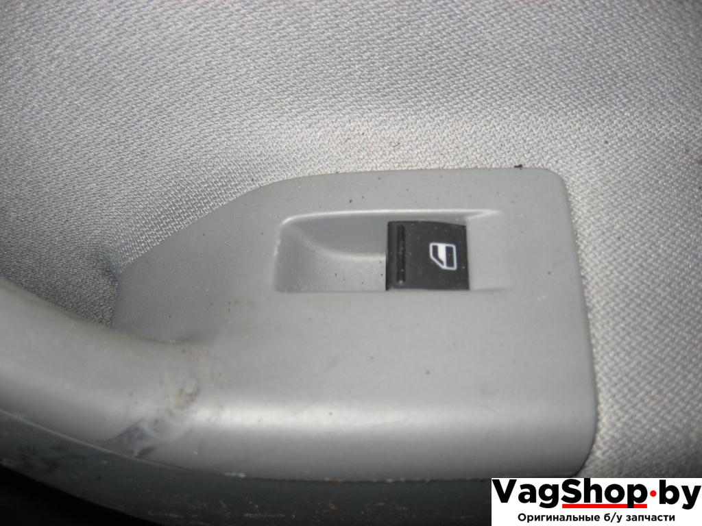 кнопка стеклоподъемника переднего правого Volkswagen Golf Plus 1 поколение 2008, 1.9 л., TDi, BKC, дизель, МКПП, серебро, хетчбэк 5 дв., передний привод - фото №1