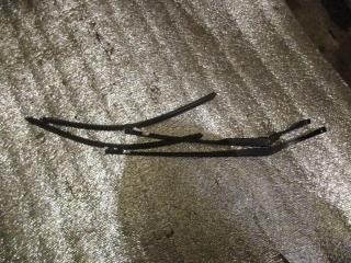 щеткодержатель (поводок стеклоочистителя, дворник) Audi A6 4F/C6 2007, 2.8 л., FSI, BDX, бензин, АКПП, черный, универсал, передний привод