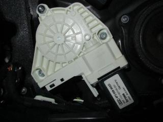 моторчик стеклоподъемника передний правый Audi A6 4F/C6 2007, 2.8 л., FSI, BDX, бензин, АКПП, черный, универсал, передний привод, 4F0959802D