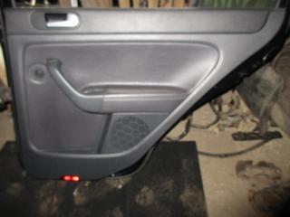 обшивка двери задняя правая Volkswagen Golf Plus 1 поколение 2006, 1.6 л., FSI, BLF, бензин, МКПП, черный, хетчбэк 5 дв., передний привод