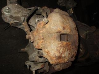 суппорт передний левый Volkswagen Passat B6 2007, 2.0 л., FSI, BVY, бензин, АКПП, серебро, универсал, передний привод