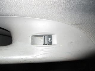 кнопка стеклоподъемника переднего правого Volkswagen Passat B6 2006, 2.0 л., TFSI, BWA, бензин, МКПП, серый, универсал, передний привод, 7L6959855B