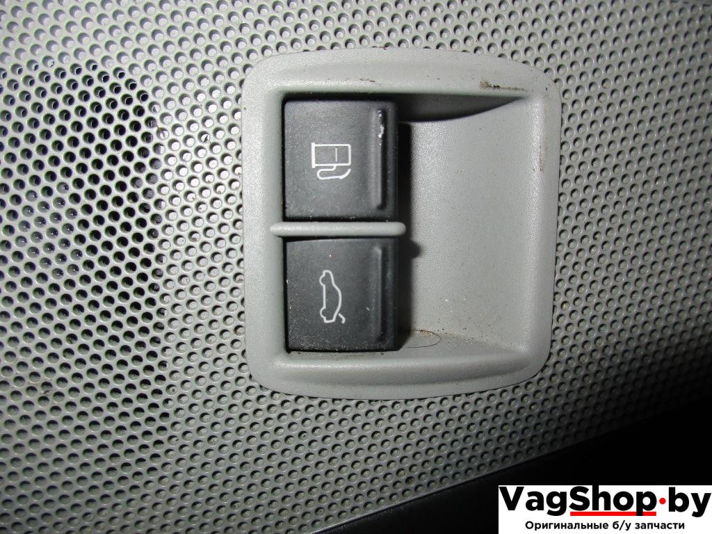 кнопка открытия лючка топливного бака Volkswagen Passat B6 2006, 2.0 л., TFSI, BWA, бензин, МКПП, серый, универсал, передний привод - фото №1