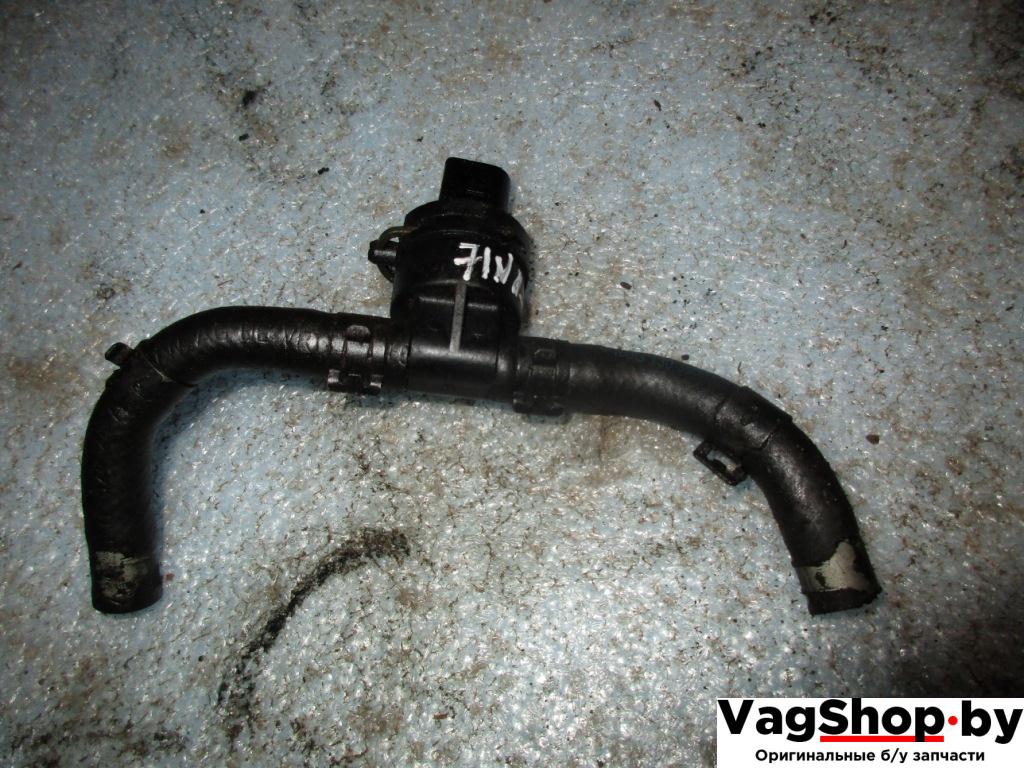 Датчик температуры топлива Volkswagen Golf 5 поколение 2005, 2.0 л., TDi, BMM, дизель, АКПП, черный, хетчбэк 5 дв., передний привод, 038906081B - фото №1