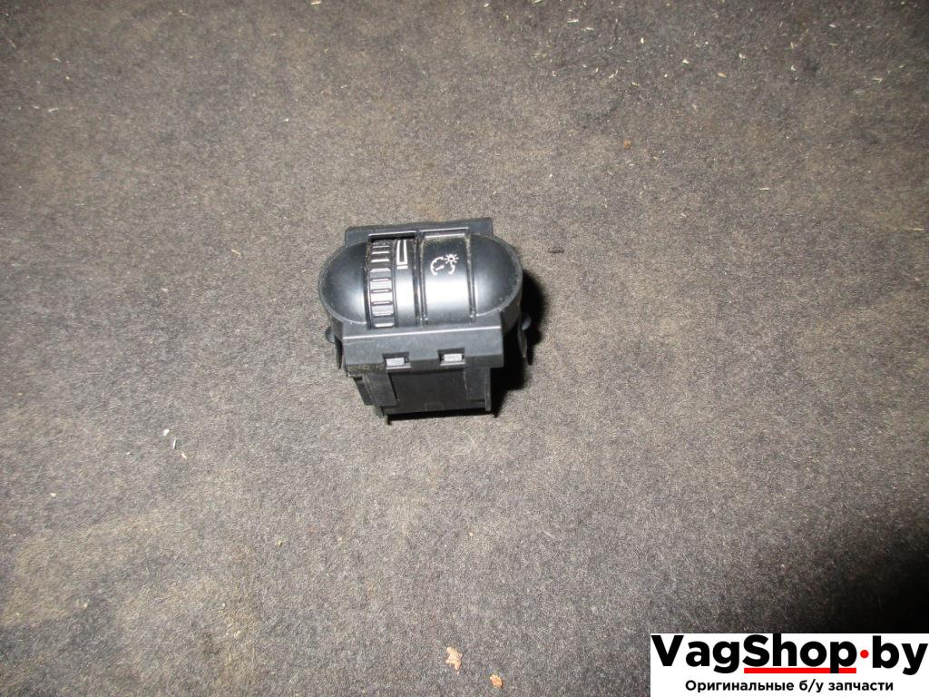 кнопка (выключатель) Volkswagen Golf 5 поколение 2005, 2.0 л., TDi, BMM, дизель, АКПП, черный, хетчбэк 5 дв., передний привод, 1K0941334C - фото №1
