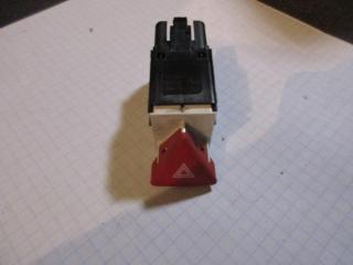 кнопка аварийной сигнализации Volkswagen Passat B6 2006, 1.9 л., TDi, BLS, дизель, МКПП, серебро, универсал, передний привод, 3C0953509A