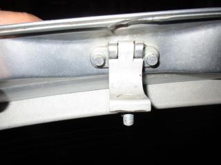 петля крышки багажника Volkswagen Touran 1 поколение 2004, 2.0 л., TDi, BKD, дизель, АКПП, серебро, минивэн, передний привод, 1J9827301