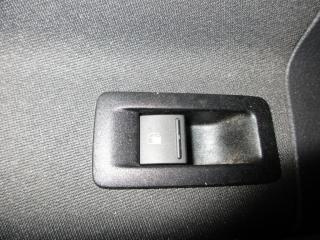 кнопка открытия лючка топливного бака Volkswagen Touran 1 поколение 2004, 2.0 л., TDi, BKD, дизель, АКПП, серебро, минивэн, передний привод