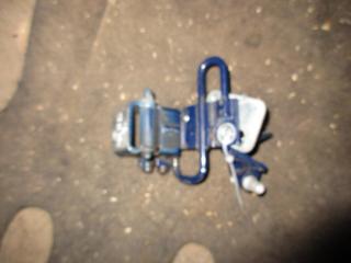 петля двери Volkswagen Passat B6 2006, 2.0 л., TDi, BKP, дизель, МКПП, синий темный, универсал, передний привод