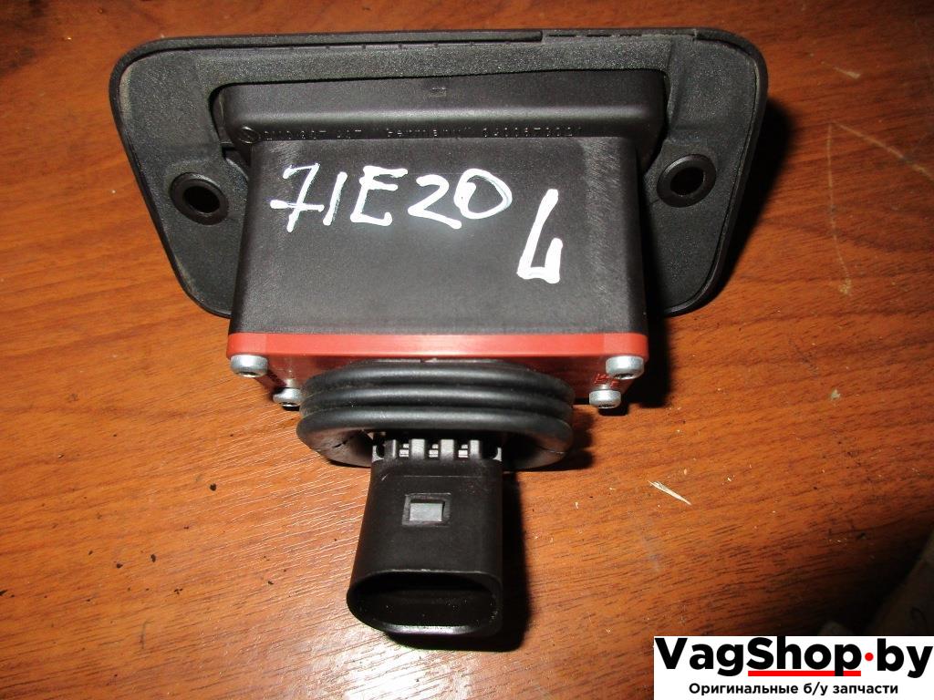 выключатель концевой (концевик) Volkswagen Caddy 3 поколение 2006, 1.9 л., TDi, BJB, дизель, МКПП, синий светлый, минивэн, передний привод, 2K0907437 - фото №1
