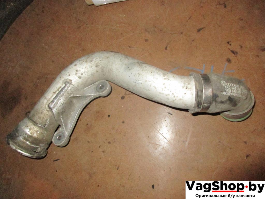 патрубок интеркулера Volkswagen Passat B6 2006, 2.0 л., TFSI, BWA, бензин, МКПП, серый, универсал, передний привод, 1K0145840F - фото №1