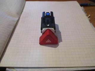 кнопка аварийной сигнализации Volkswagen Golf Plus 1 поколение 2007, 1.9 л., TDi, BLS, дизель, МКПП, сине-зеленый хамелеон, хетчбэк 5 дв., передний привод, 5M0953509