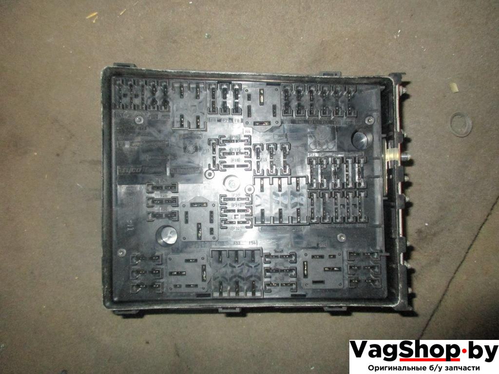 блок предохранителей Volkswagen Caddy 3 поколение 2007, 1.9 л., TDi, BSU, дизель, МКПП, сине-зеленый, минивэн, передний привод, 1K1937124K - фото №1