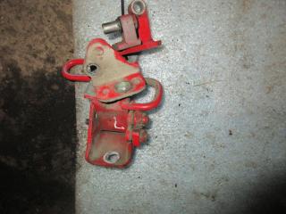 петля двери Volkswagen Passat B6 2010, 2.0 л., TDi, CBB, дизель, АКПП, красный, универсал, полный привод