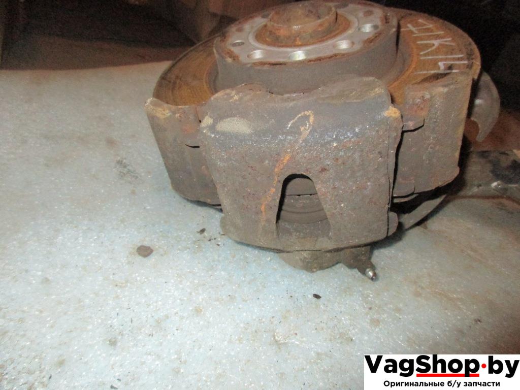 суппорт передний правый Volkswagen Golf 5 поколение 2007, 1.9 л., TDi, BLS, дизель, МКПП, черный, универсал, передний привод - фото №1