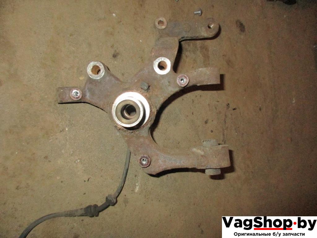 кулак задний правый Volkswagen Golf 5 поколение 2007, 1.9 л., TDi, BLS, дизель, МКПП, черный, универсал, передний привод - фото №1