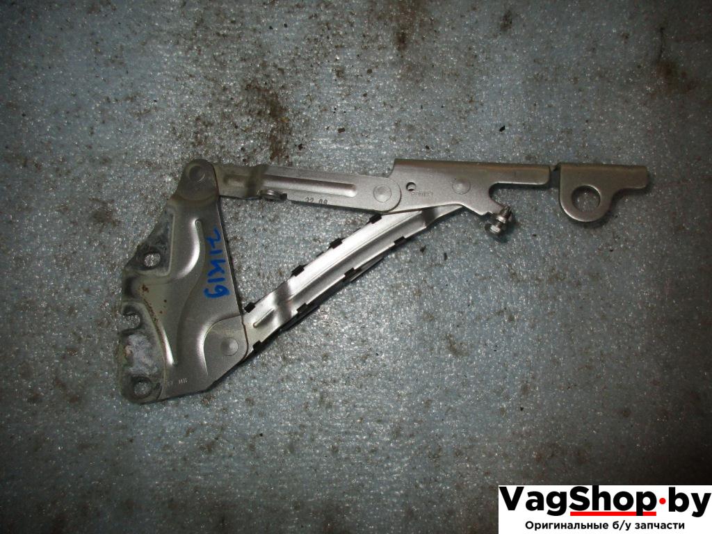 петля капота Volkswagen Golf Plus 1 поколение 2007, 1.9 л., TDi, BLS, дизель, МКПП, серебро, хетчбэк 5 дв., передний привод, 5M0823302 - фото №1