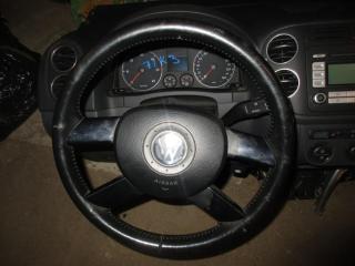 подушка безопасности водителя Volkswagen Golf Plus 1 поколение 2007, 1.9 л., TDi, BLS, дизель, МКПП, сине-зеленый хамелеон, хетчбэк 5 дв., передний привод, 1T0880201A