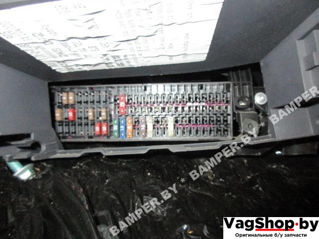 блок предохранителей Volkswagen Caddy 3 поколение 2006, 1.9 л., TDi, BJB, дизель, МКПП, синий светлый, минивэн, передний привод - фото №1