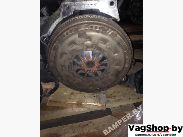 маховик Volkswagen Golf 5 поколение 2008, 1.9 л., TDi, BLS, дизель, МКПП, белый, хетчбэк 5 дв., передний привод - фото №1