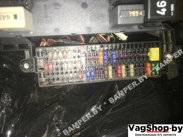 блок предохранителей Volkswagen Touran 1 поколение 2006, 1.9 л., TDi, BKC, дизель, МКПП, серебро, минивэн, передний привод - фото №1