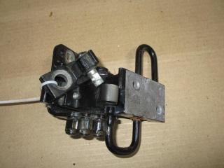 петля двери Audi A8 D3/4E [2-й рестайлинг] 2008, 4.2 л., FSI, BVJ, бензин, АКПП, черный, седан, полный привод