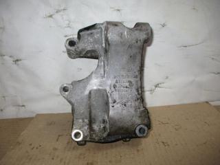 кронштейн генератора Audi A8 D3/4E [2-й рестайлинг] 2008, 4.2 л., FSI, BVJ, бензин, АКПП, черный, седан, полный привод, 079903805AD