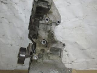 кронштейн двигателя Volkswagen Passat B6 2010, 2.0 л., TDi, CBB, дизель, АКПП, серый, универсал, полный привод, 03L903143D