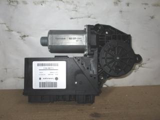 моторчик стеклоподъемника передний правый Volkswagen Touareg 1 поколение [рестайлинг] 2008, 3.0 л., TDi, BKS, дизель, АКПП, черный, внедорожник 5 дв., полный привод, 7L0959701R, 7L0959793D