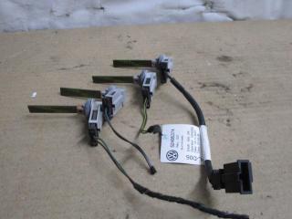 датчик температуры Volkswagen Touareg 1 поколение [рестайлинг] 2008, 3.0 л., TDi, BKS, дизель, АКПП, черный, внедорожник 5 дв., полный привод, 4B0820539