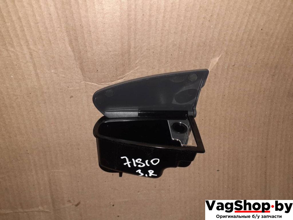 пепельница Volkswagen Golf 5 поколение 2007, 1.9 л., TDi, BLS, дизель, МКПП, черный, универсал, передний привод, 1K4857309 - фото №1