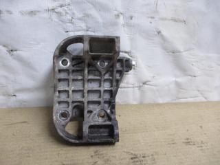 кронштейн генератора Volkswagen Touareg 1 поколение [рестайлинг] 2008, 3.0 л., TDi, BKS, дизель, АКПП, черный, внедорожник 5 дв., полный привод, 059903143P