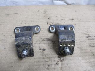 петля крышки багажника Volkswagen Touran 1 поколение 2005, 2.0 л., TDi, AZV, дизель, МКПП, черный, минивэн, передний привод, 1J9827301