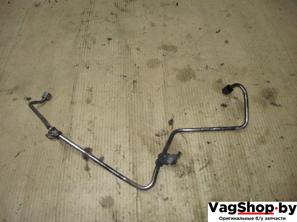 масляная трубка турбины Volkswagen Touran 1 поколение 2005, 2.0 л., TDi, AZV, дизель, МКПП, черный, минивэн, передний привод - фото №1
