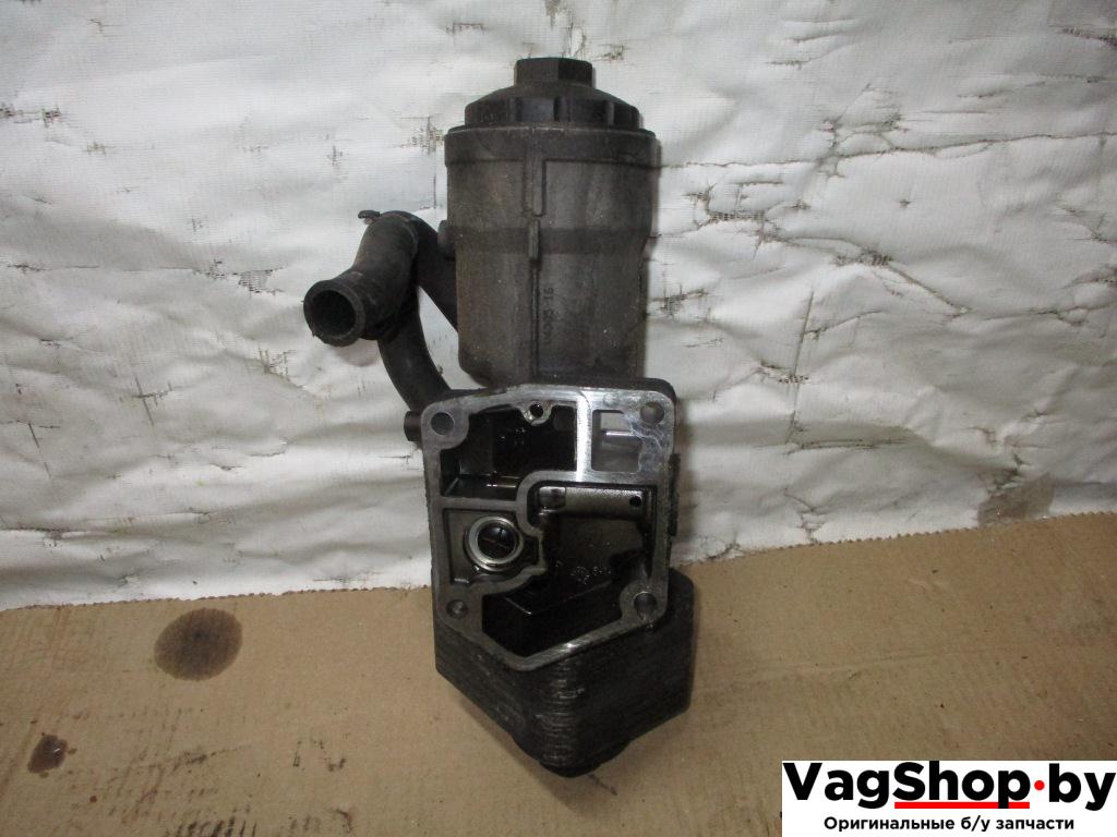 корпус масляного фильтра Volkswagen Touran 1 поколение 2005, 2.0 л., TDi, AZV, дизель, МКПП, черный, минивэн, передний привод, 045115389E - фото №1