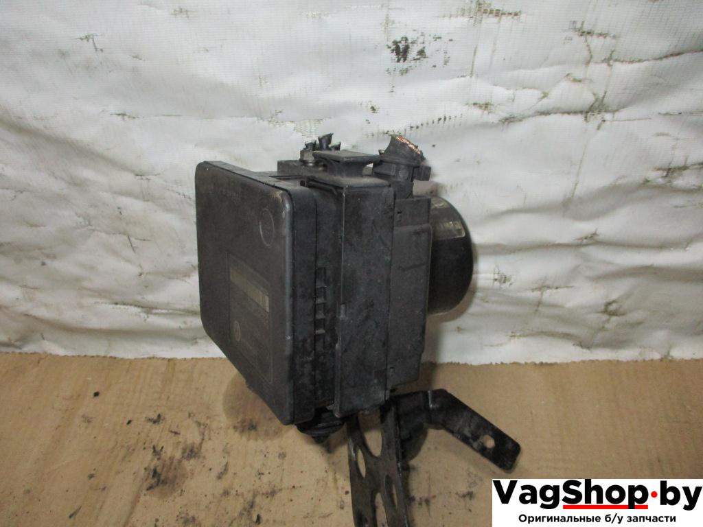 блок ABS Volkswagen Touran 1 поколение 2005, 2.0 л., TDi, AZV, дизель, МКПП, черный, минивэн, передний привод, 1K0907379K, 1K0614517H - фото №1