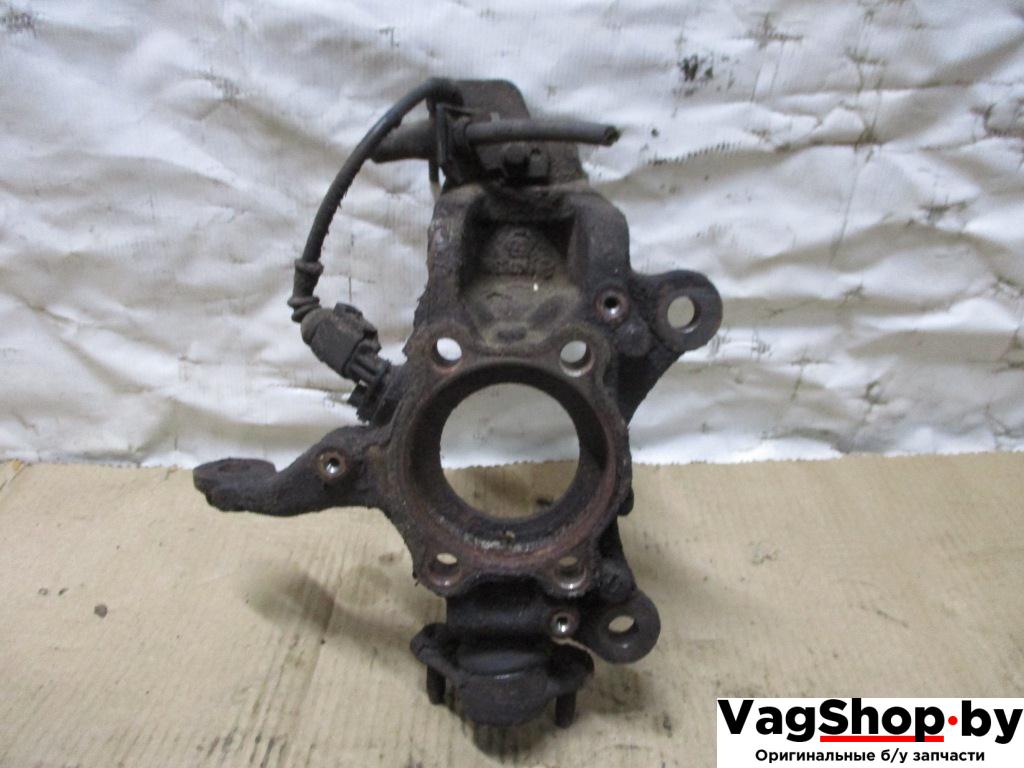 кулак поворотный правый Volkswagen Touran 1 поколение 2005, 2.0 л., TDi, AZV, дизель, МКПП, черный, минивэн, передний привод - фото №1