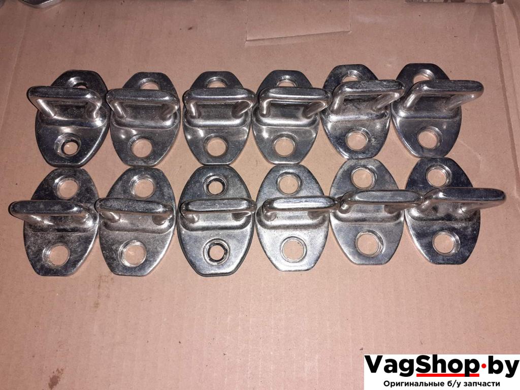 ответная часть (скоба) замка двери Volkswagen Passat B6 2008, 2.0 л., TDi, дизель, МКПП, универсал, 3C0837033B - фото №1