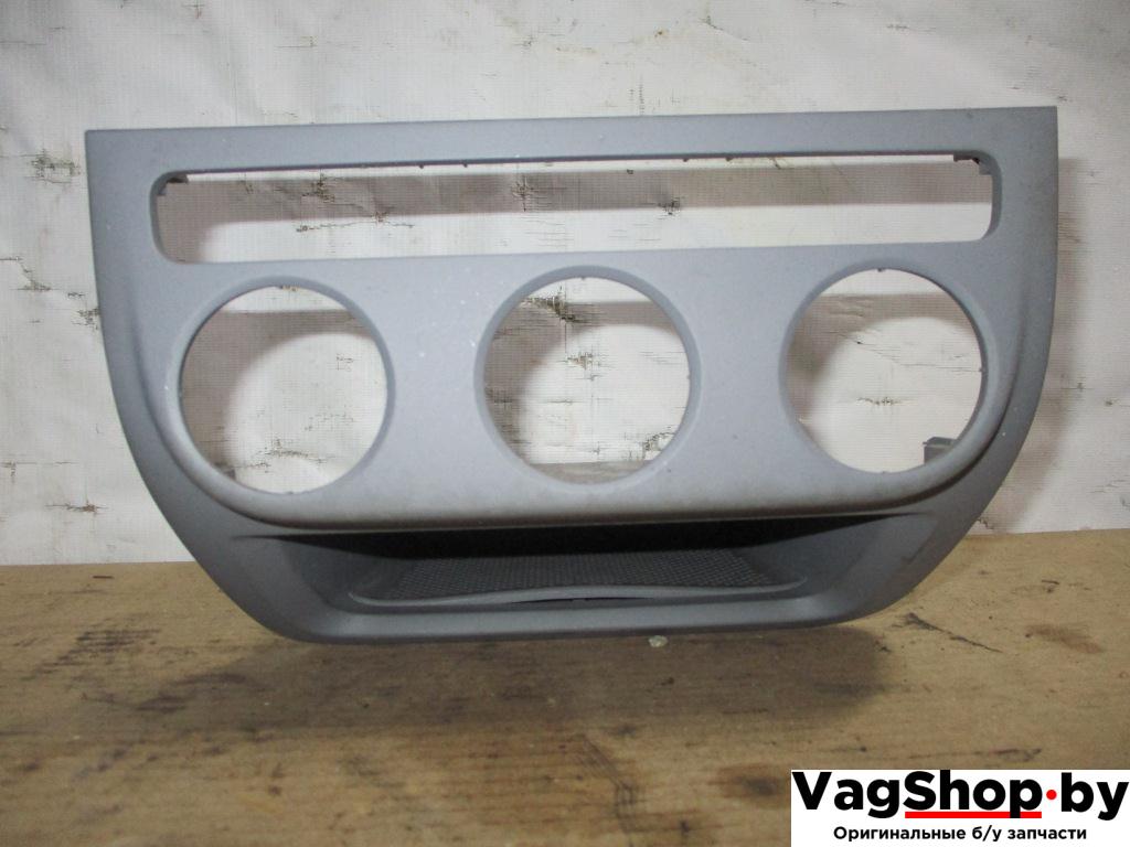 накладка на торпедо (консоль) Volkswagen Golf Plus 1 поколение 2005, 1.9 л., TDi, BKC, дизель, МКПП, серый, хетчбэк 5 дв., передний привод, 5M0820039B - фото №1