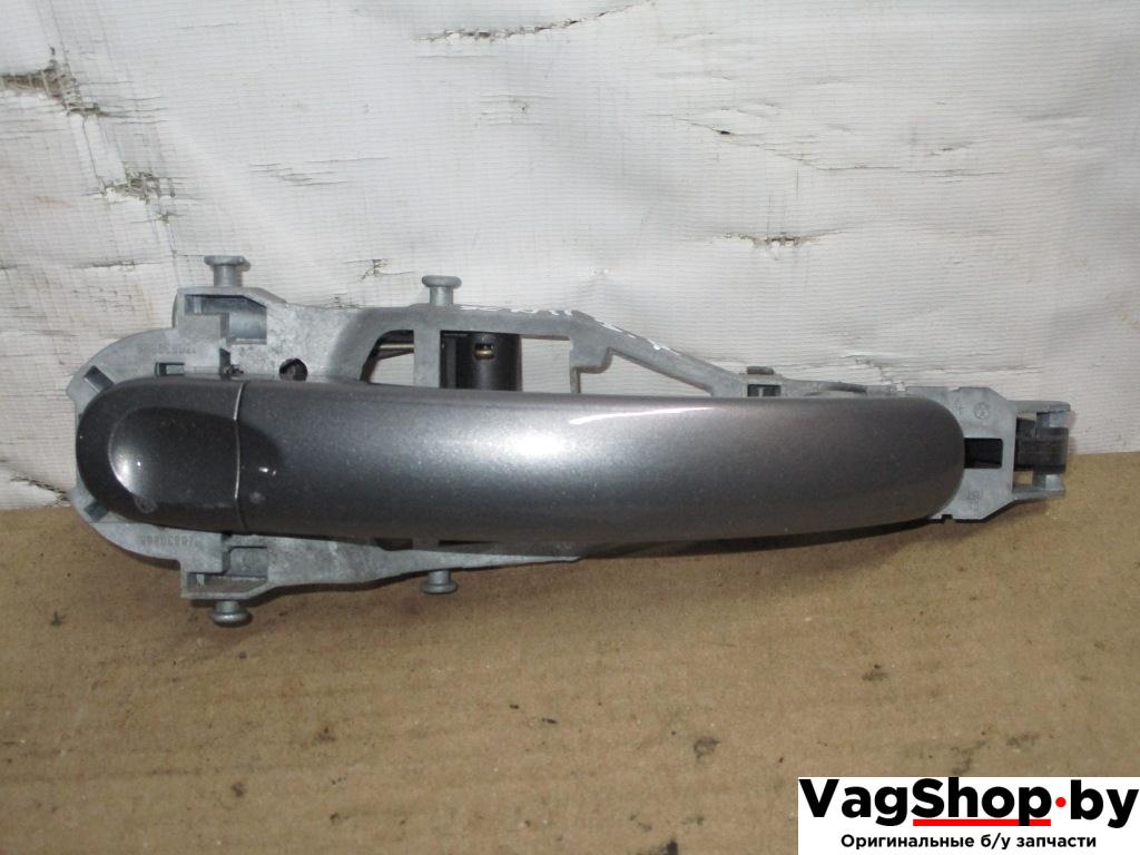 ручка наружная задняя правая Volkswagen Golf Plus 1 поколение 2005, 1.9 л., TDi, BKC, дизель, МКПП, серый, хетчбэк 5 дв., передний привод - фото №1