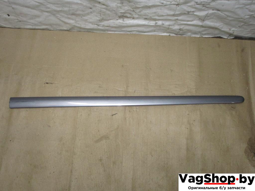 молдинг двери передней правой Volkswagen Golf Plus 1 поколение 2005, 1.9 л., TDi, BKC, дизель, МКПП, серый, хетчбэк 5 дв., передний привод, 1K4853516C - фото №1