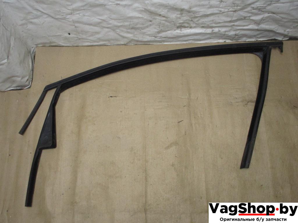 направляющая стекла Volkswagen Golf Plus 1 поколение 2005, 1.9 л., TDi, BKC, дизель, МКПП, серый, хетчбэк 5 дв., передний привод, 5M0837431A, 5M0837432A - фото №1