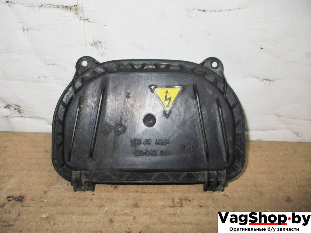 Крышка (заглушка) задняя фары Audi A6 4G/C7 2013, 3.0 л., TDi, CLA, дизель, АКПП, серый, универсал, полный привод, 17606000 - фото №1