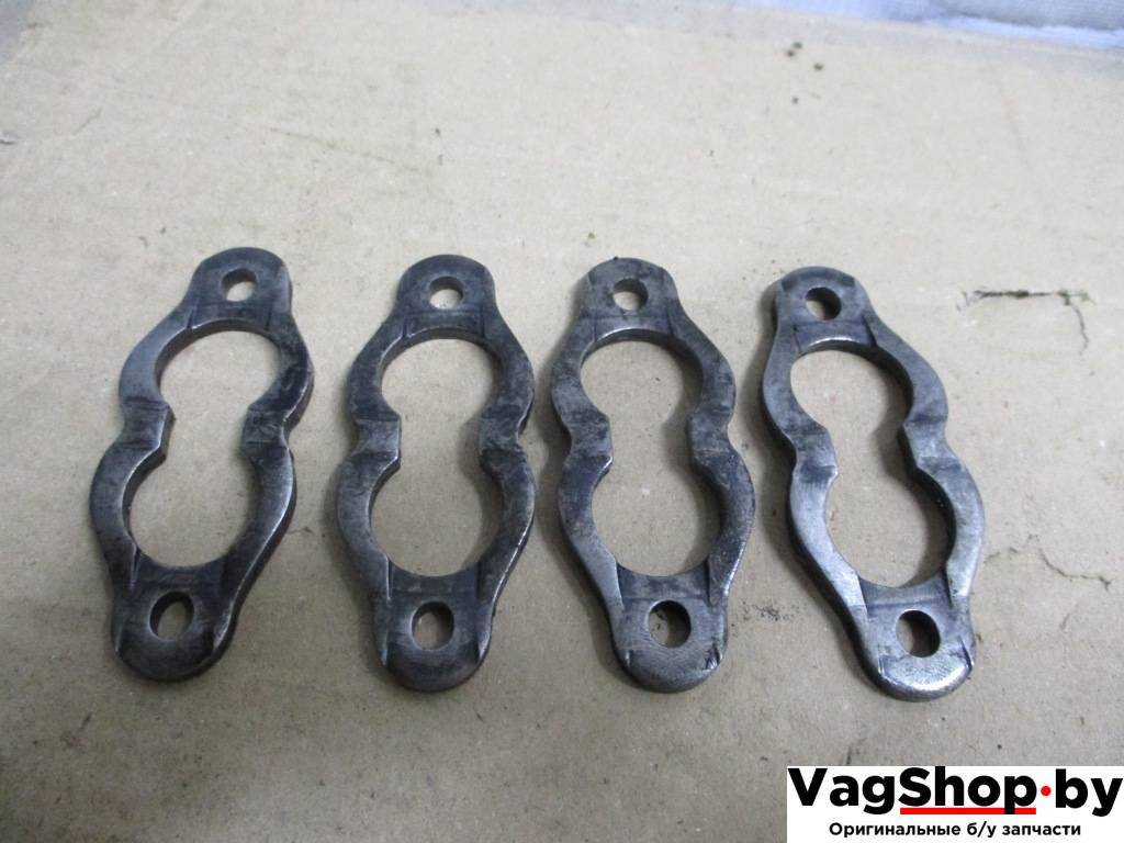 крепление форсунки Volkswagen Passat B6 2009, 2.0 л., TDi, CBA, дизель, АКПП, черный, универсал, передний привод - фото №1