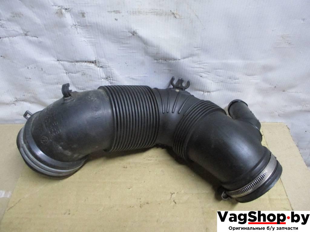 патрубок воздушного фильтра Volkswagen Passat B6 2009, 2.0 л., TDi, CBA, дизель, АКПП, черный, универсал, передний привод, 3C0129654P, 3C0129654AJ - фото №1