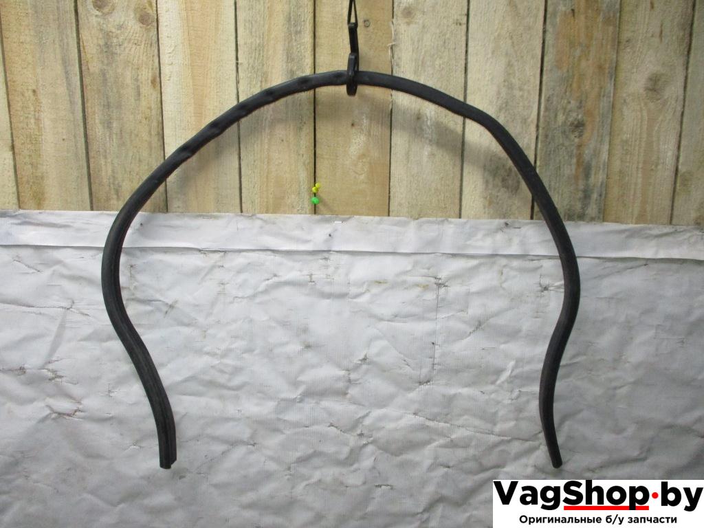 уплотнитель Volkswagen Passat B6 2009, 2.0 л., TDi, CBA, дизель, АКПП, черный, универсал, передний привод, 3C0823723 - фото №1