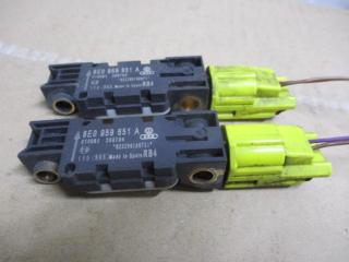 датчик удара Audi A3 8P/8PA [рестайлинг] 2006, 2.0 л., TFSI, AXX, бензин, МКПП, голубой, хетчбэк 5 дв., полный привод, 8E0959651A