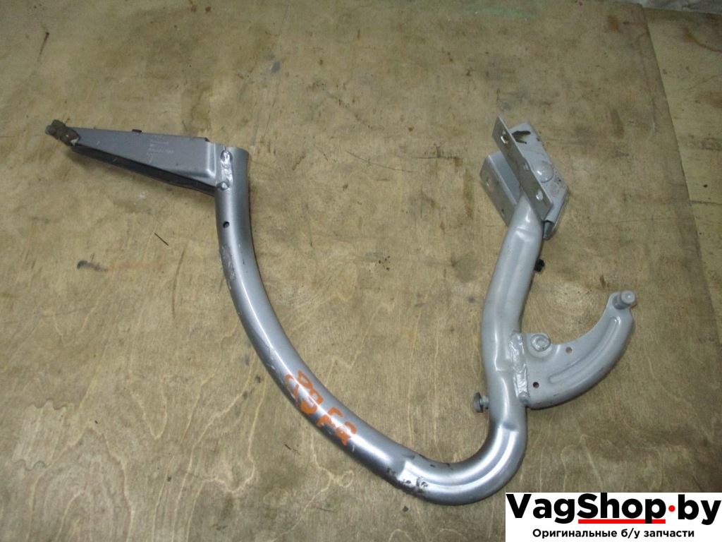 петля крышки багажника Audi A8 D4/4H 2011, 4.2 л., FSI, CDR, бензин, АКПП, серый, седан, полный привод, 4H0827300D - фото №1